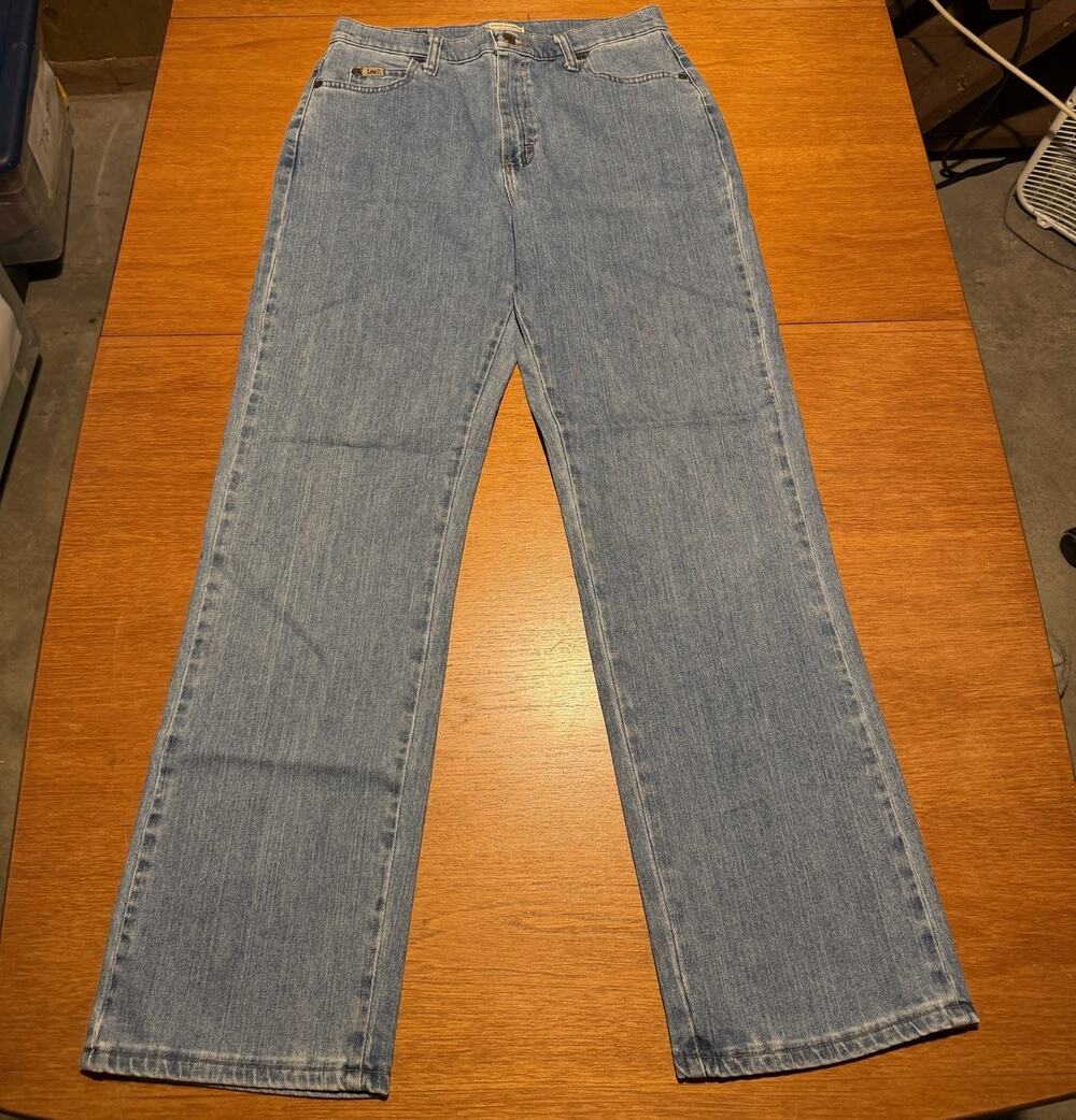 Lee Women’s Relaxed Straight Leg At The Waist Jeans Size 10 Medium Blue Denim